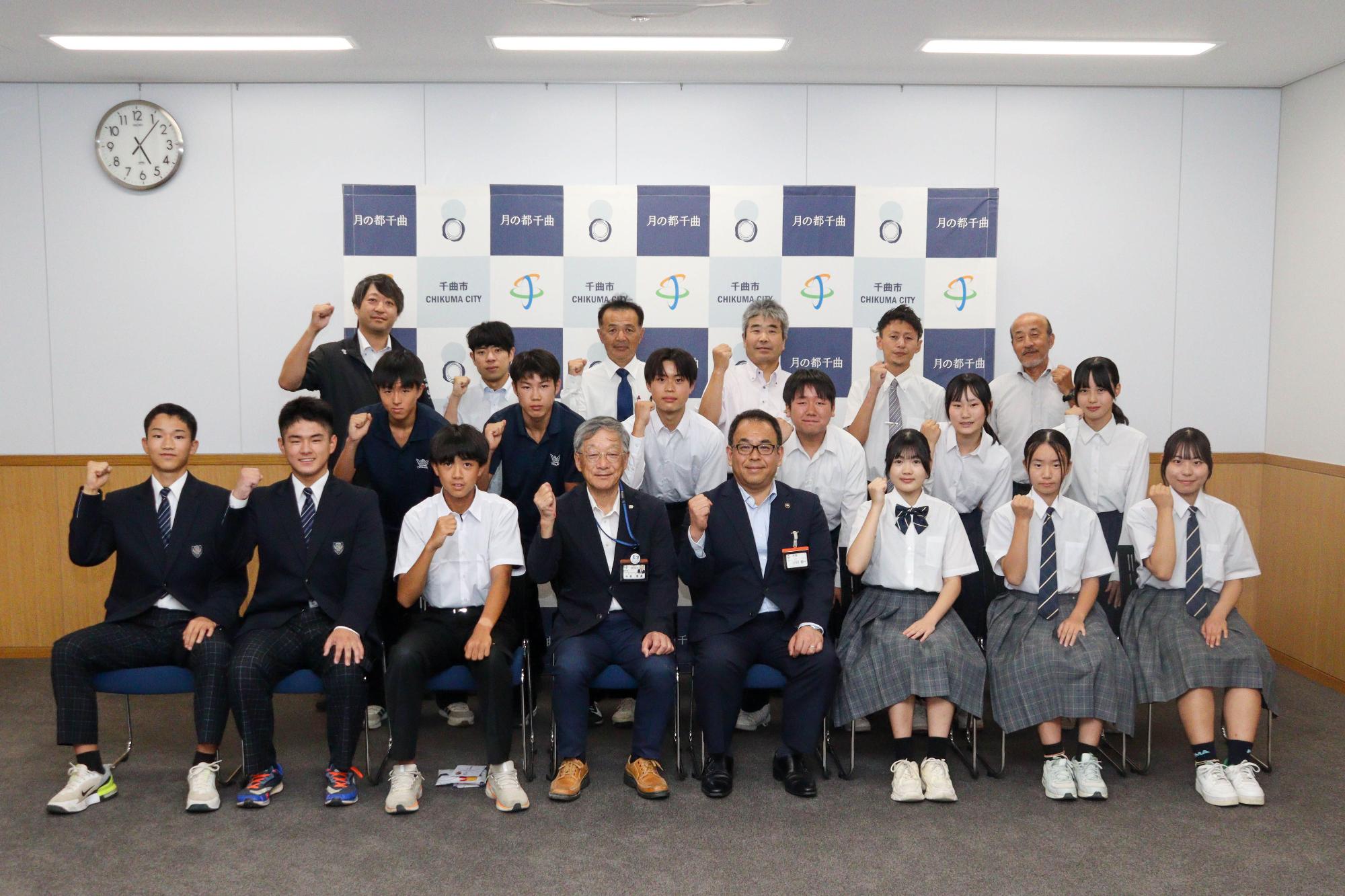 参加者全員での記念撮影