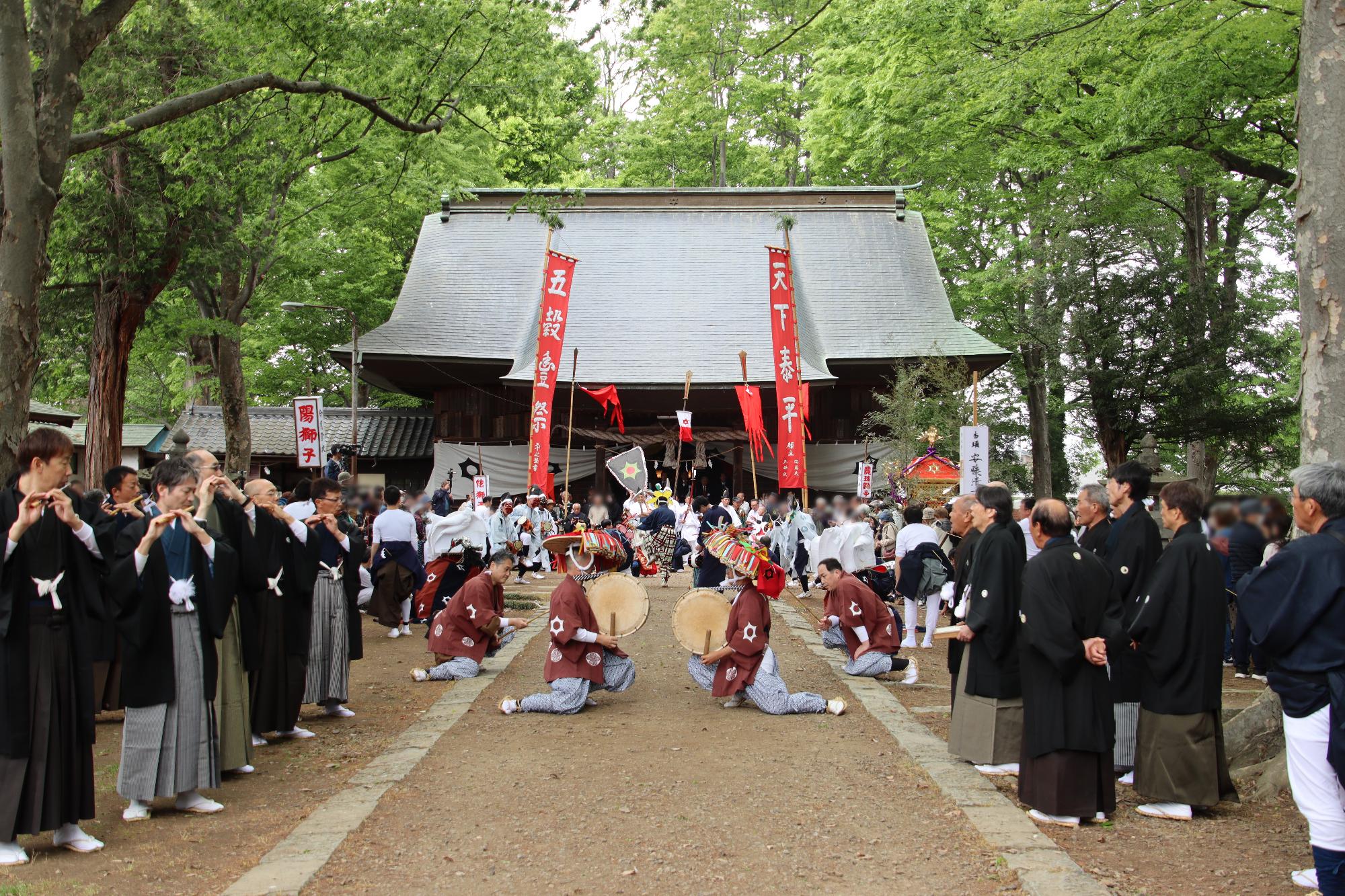 朝踊りと城踊り
