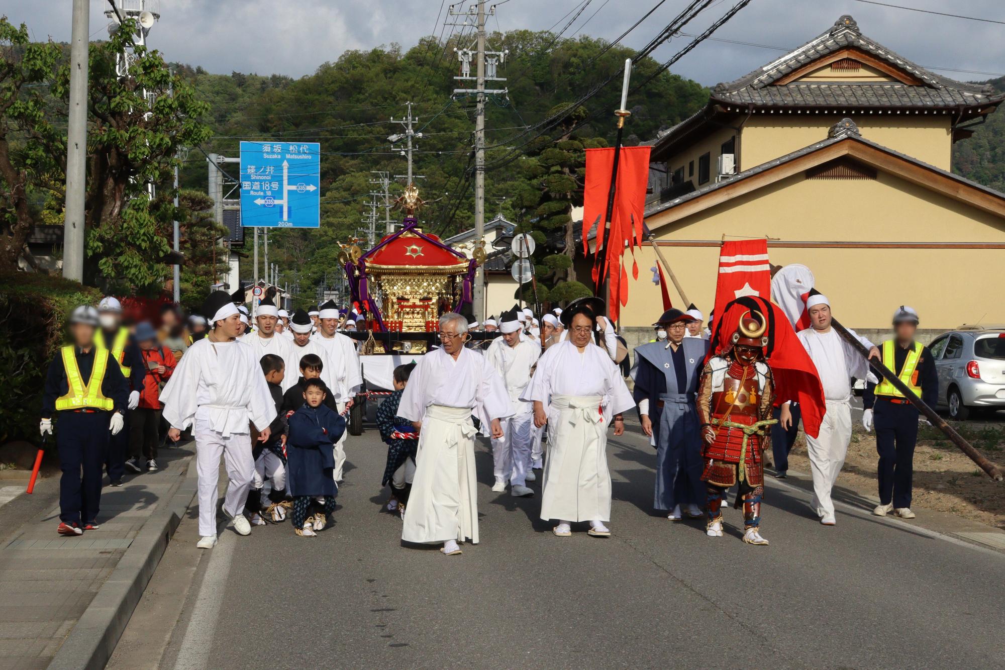 御旅所への移動