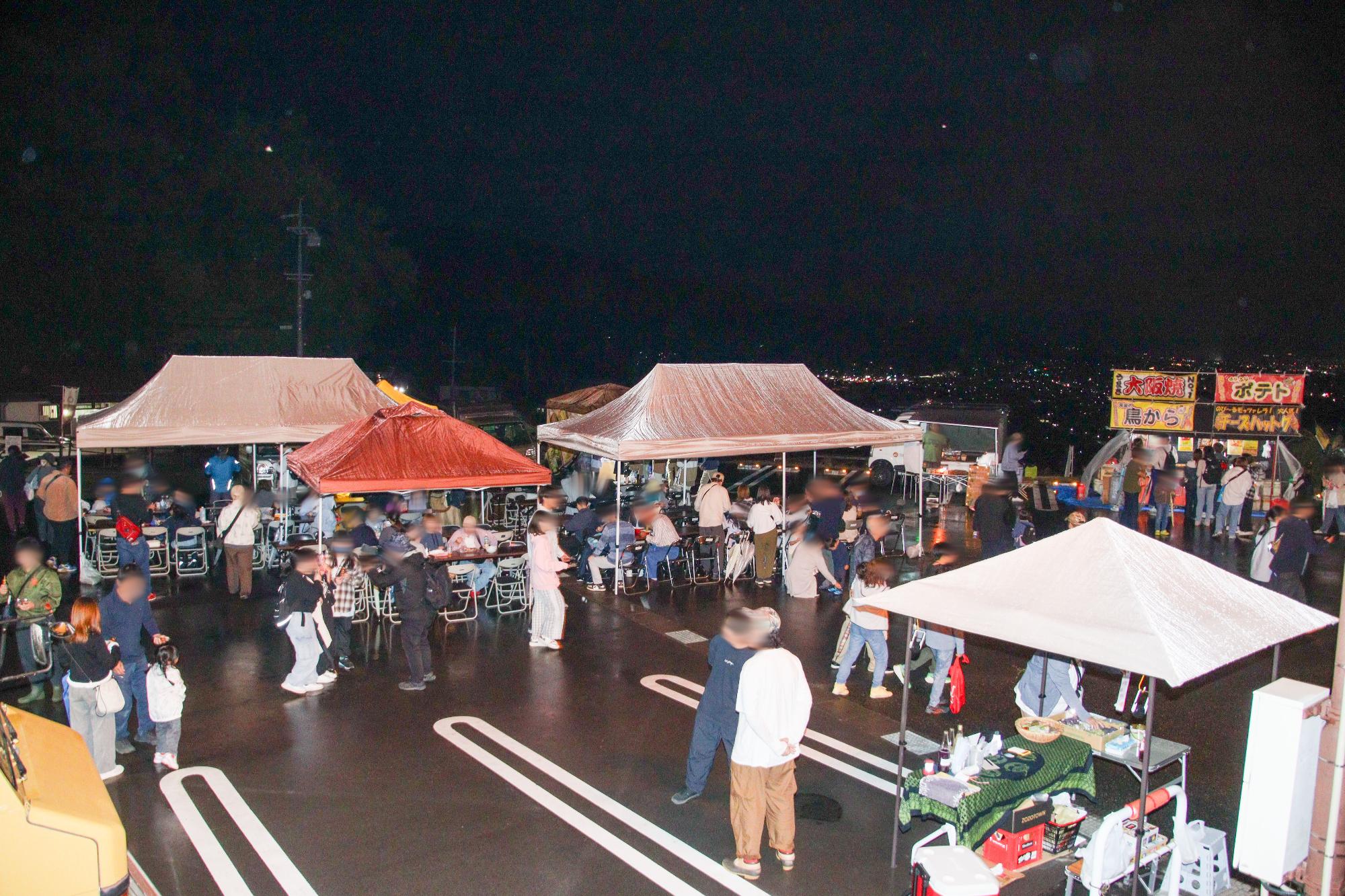姨捨夜市の様子(全景)