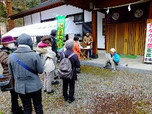 かたくりまつりの様子