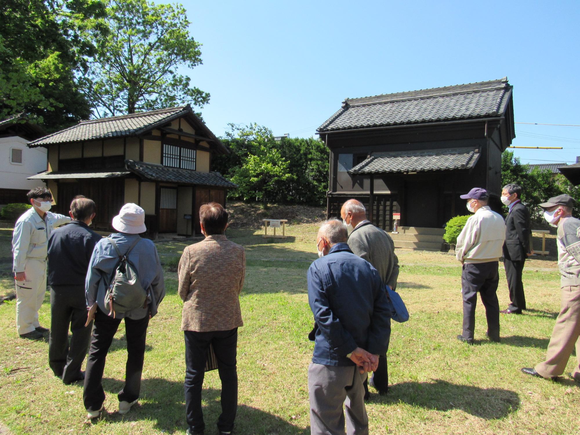 松田邸にはいくつもの建築物があります