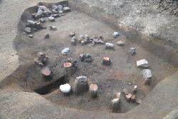写真2 竪穴建物跡の出土状況