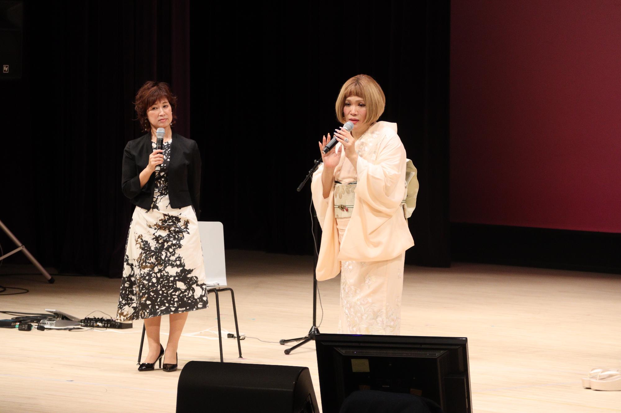 IKKOさんのステージ上での講演
