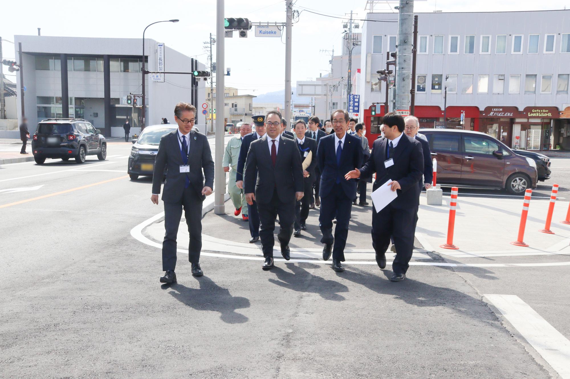 歩道の通り初め