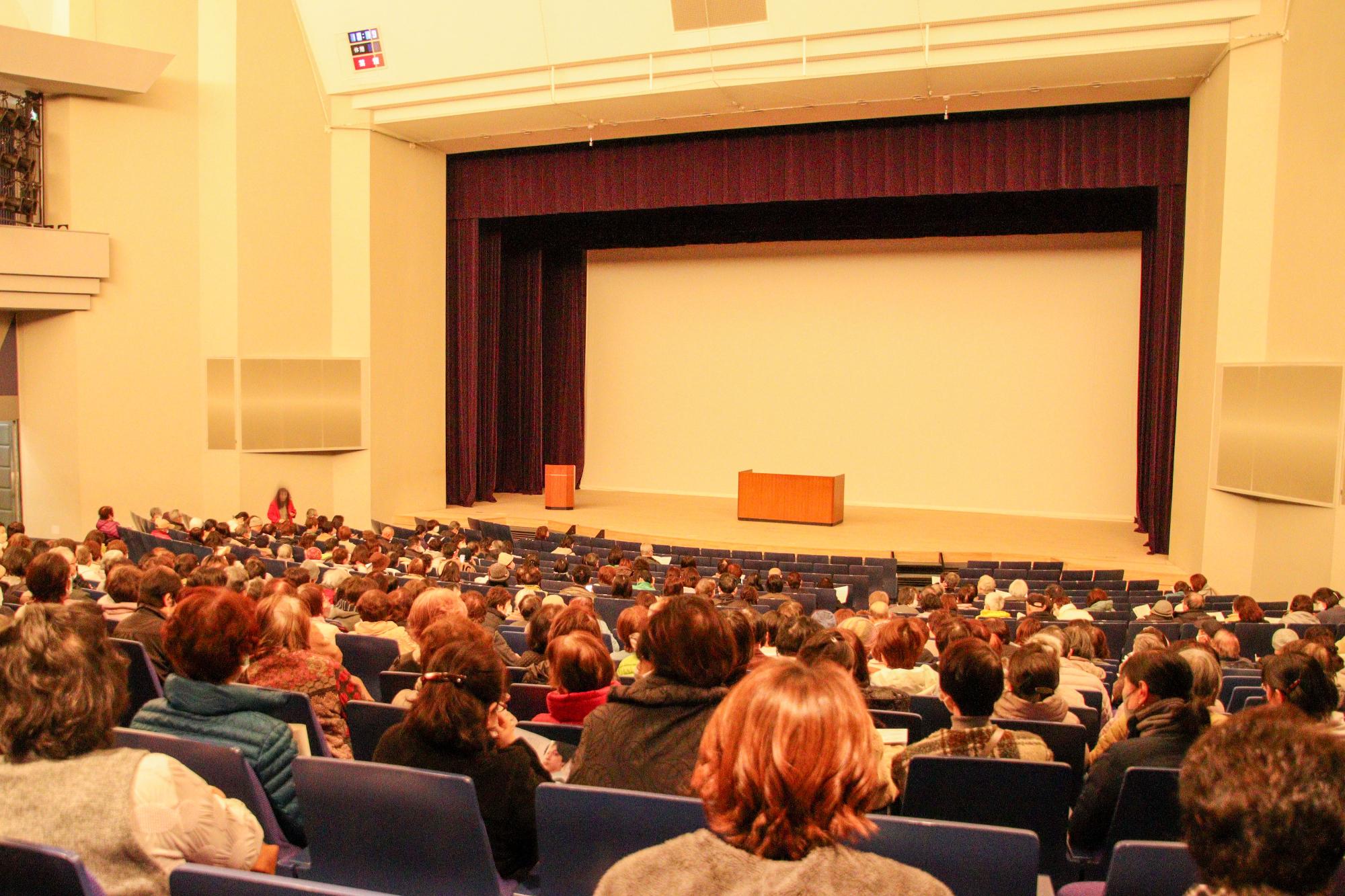 上映会前の会場の様子