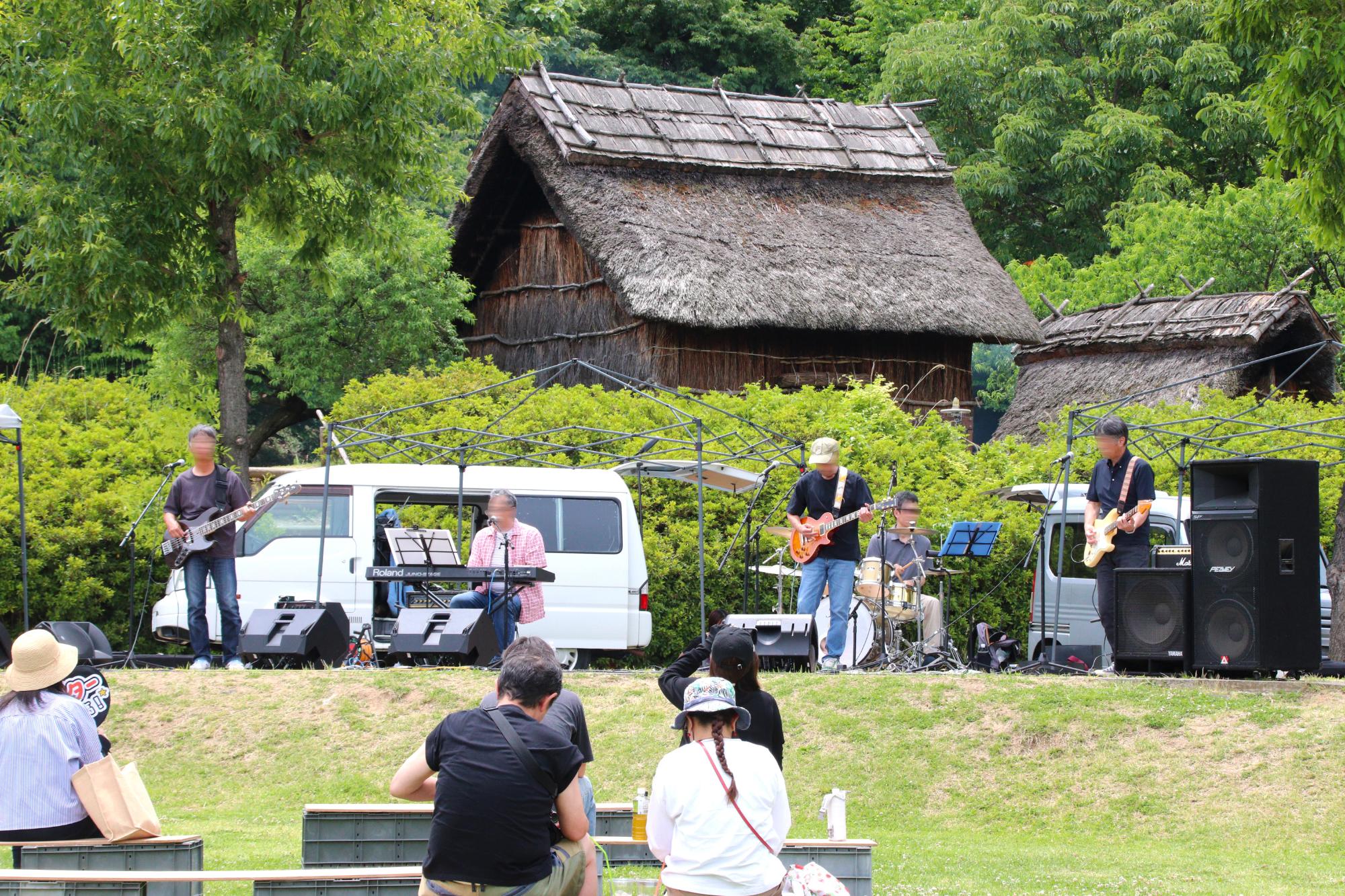 将音祭でのバンド演奏の様子